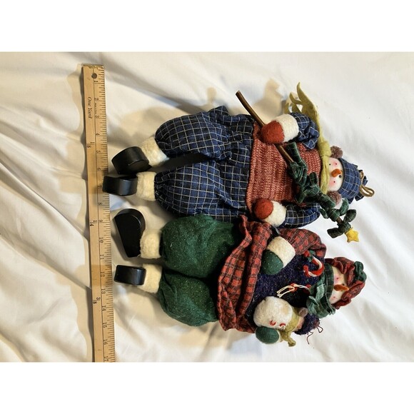 Snow Man & Woman & Baby Shelf Sitters Collectable Rexmas Handcrafted Folk Art - Picture 9 of 12